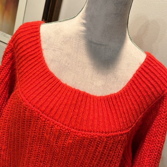 Divided red women’s cropped off shoulder sweater XL - Picture 3 of 10